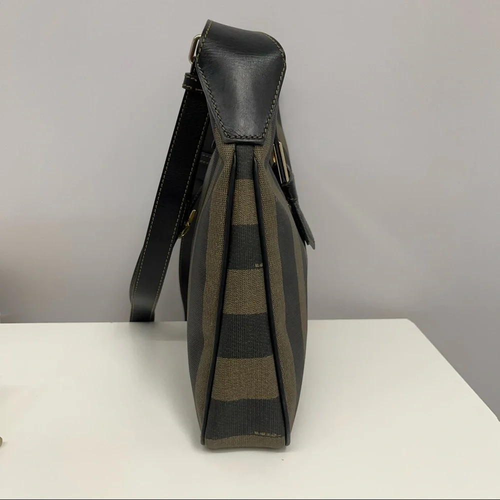 ❤️SOLD❤️ Vintage Fendi Pequin Shoulder Bag Black and Brown Striped Fabulous - Picture 6 of 13
